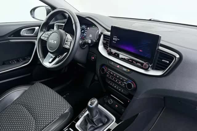 Kia Ceed (2023) thumbnail 24