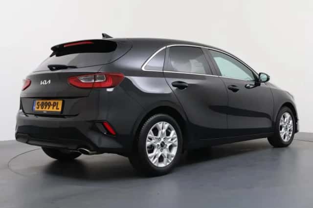 Kia Ceed (2023) thumbnail 5
