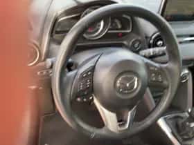 Mazda 2 (2016) thumbnail 11