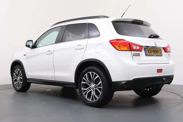 Mitsubishi ASX (2016) thumbnail 3
