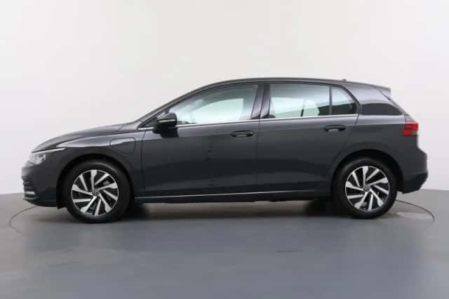 Volkswagen Golf (2020) thumbnail 2