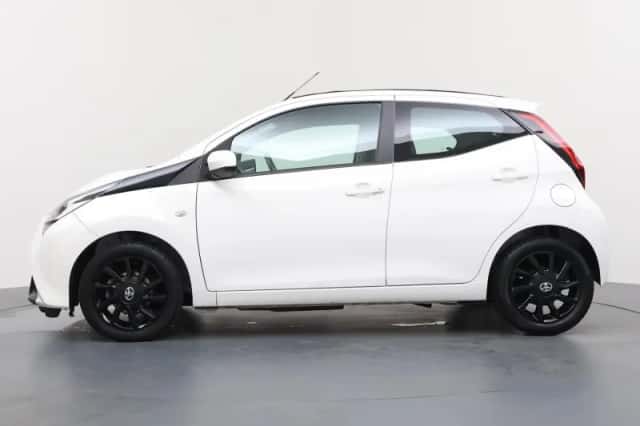 Toyota Aygo (2019) thumbnail 2