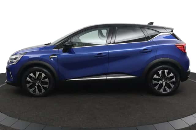 Renault Captur (2023) thumbnail 2