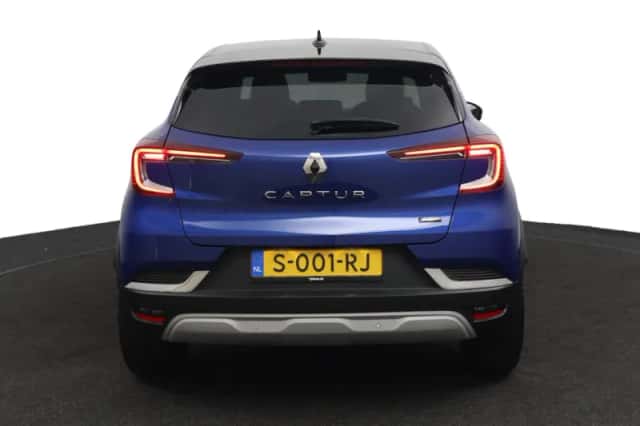 Renault Captur (2023) thumbnail 4
