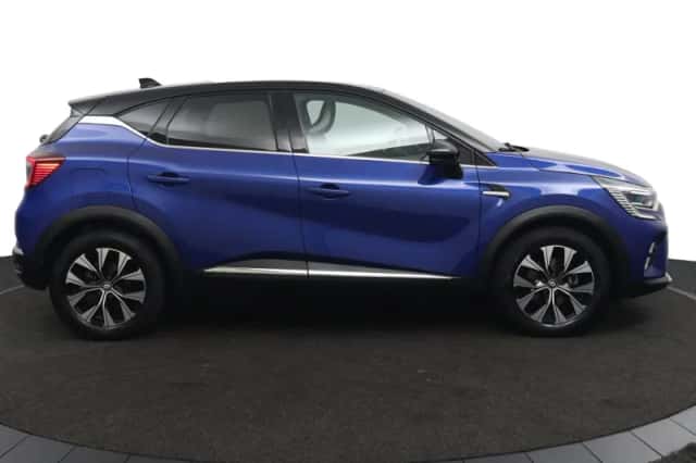 Renault Captur (2023) thumbnail 6