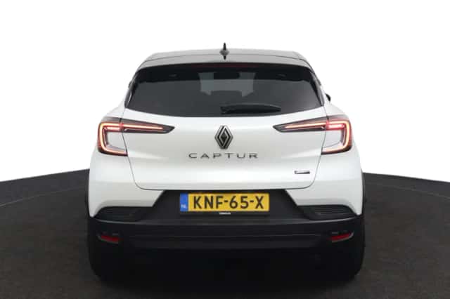 Renault Captur (2025) thumbnail 4