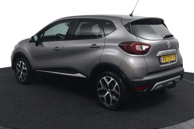 Renault Captur (2017) thumbnail 3