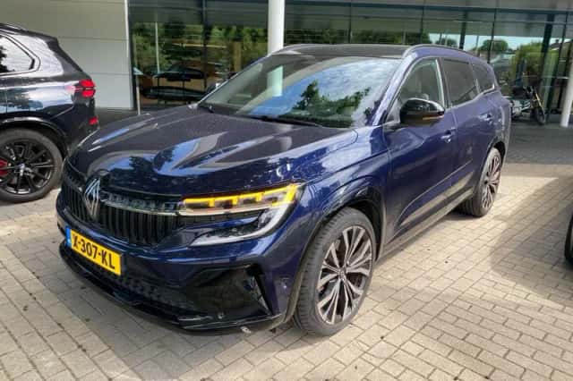 Renault Espace (2023) thumbnail 2