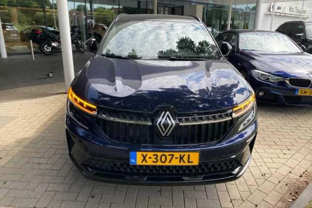 Renault Espace (2023) thumbnail 3