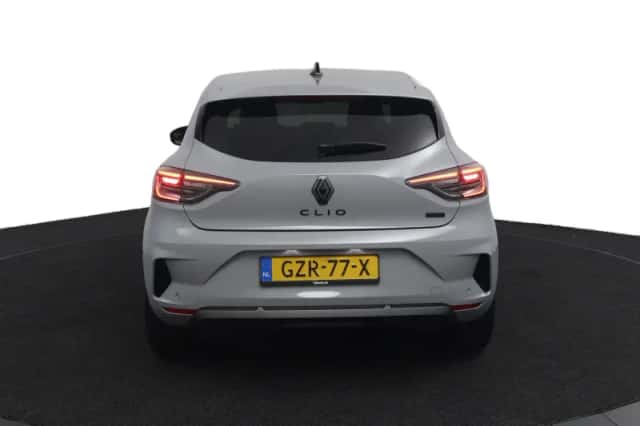 Renault Clio (2024) thumbnail 4