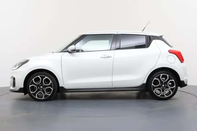 Suzuki Swift (2023) thumbnail 2