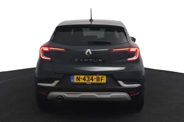 Renault Captur (2021) thumbnail 4