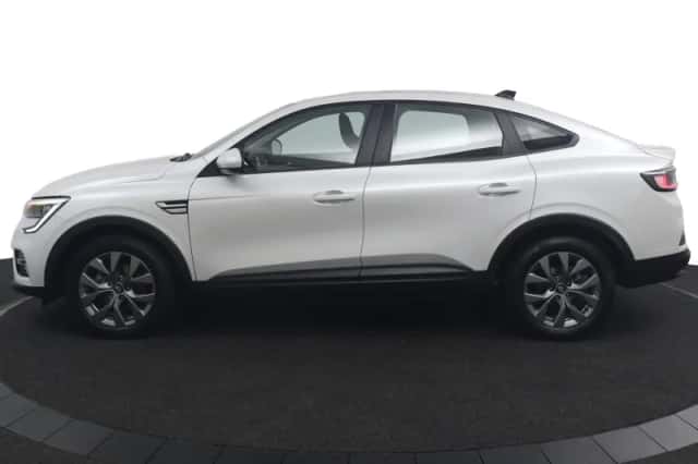 Renault Arkana (2024) thumbnail 2