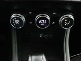 Renault Captur (2022) thumbnail 23