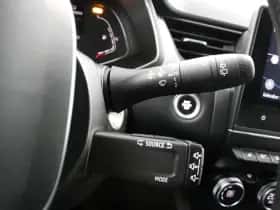 Renault Captur (2022) thumbnail 29