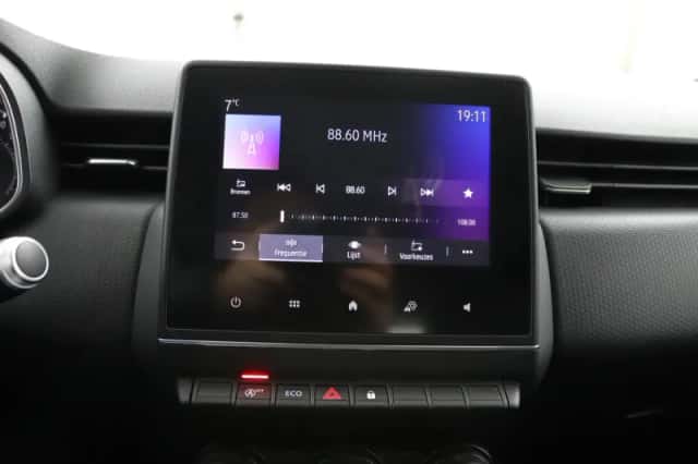 Renault Clio (2019) thumbnail 18
