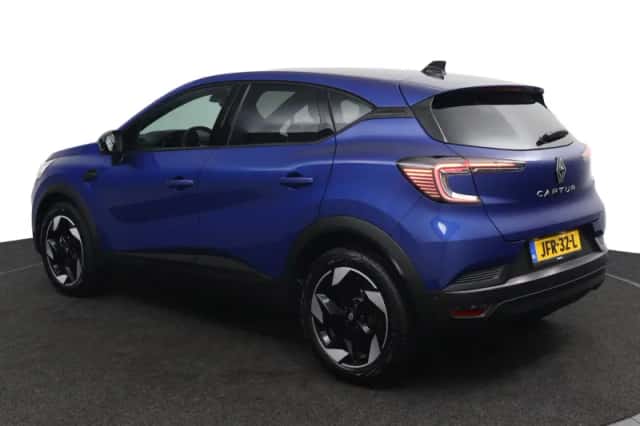 Renault Captur (2025) thumbnail 3