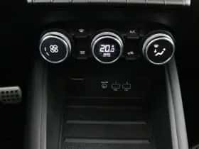 Renault Captur (2022) thumbnail 23