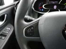 Renault Clio (2018) thumbnail 24