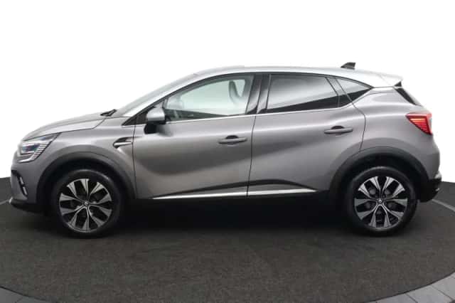 Renault Captur (2023) thumbnail 2