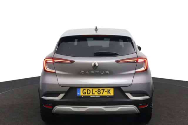 Renault Captur (2023) thumbnail 4