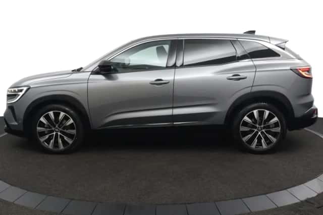 Renault Austral (2024) thumbnail 2