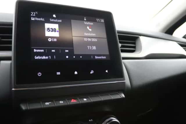 Renault Captur (2021) thumbnail 17