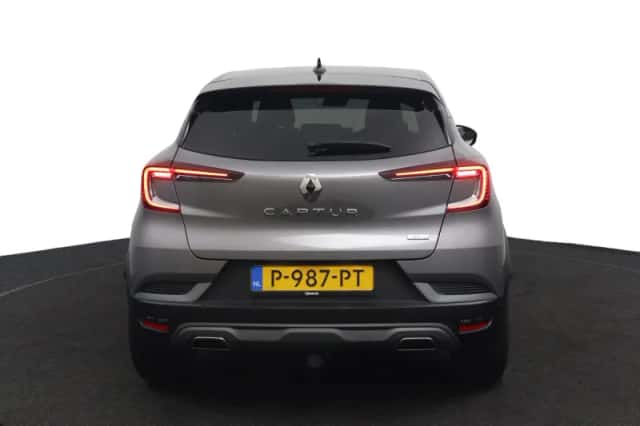 Renault Captur (2022) thumbnail 4