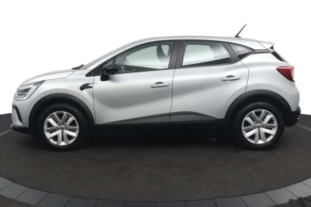 Renault Captur (2023) thumbnail 2
