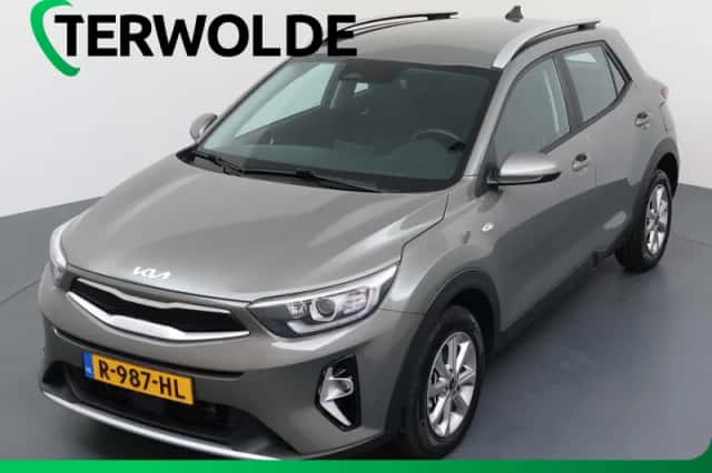 Kia Stonic (2022) thumbnail 1