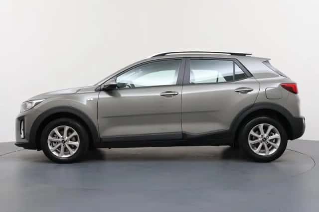 Kia Stonic (2022) thumbnail 2