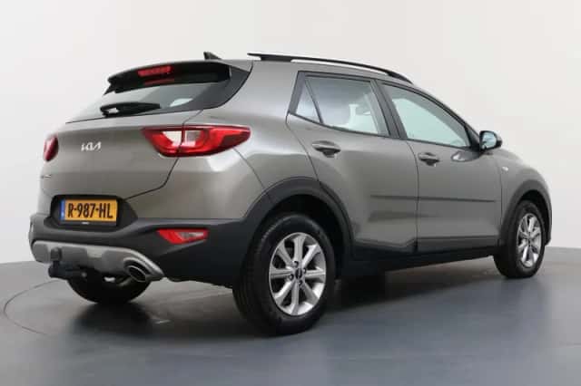 Kia Stonic (2022) thumbnail 5