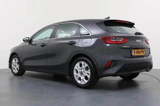 Kia Ceed (2024) thumbnail 3