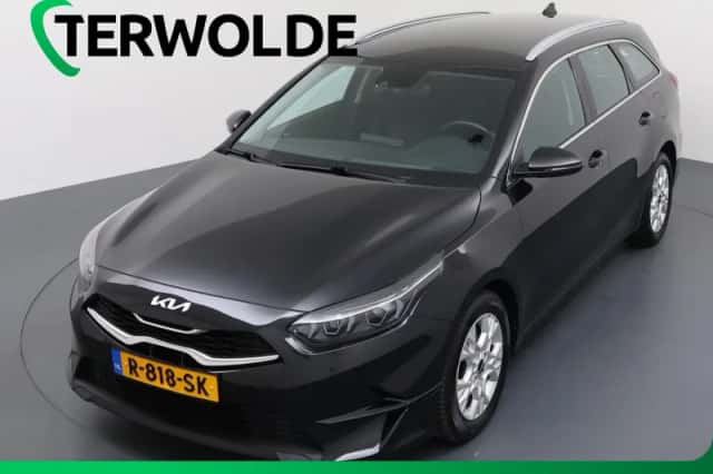 Kia Ceed Sportswagon (2022) thumbnail 1