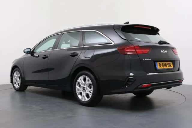 Kia Ceed Sportswagon (2022) thumbnail 3