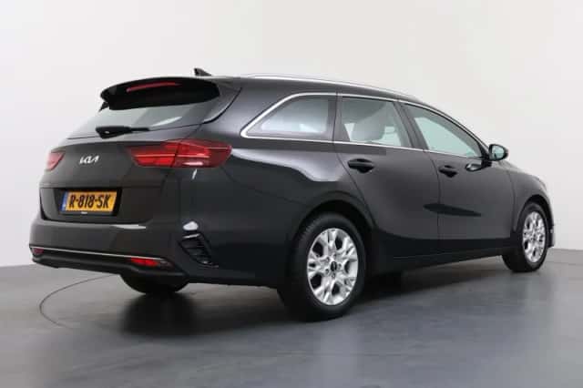 Kia Ceed Sportswagon (2022) thumbnail 5