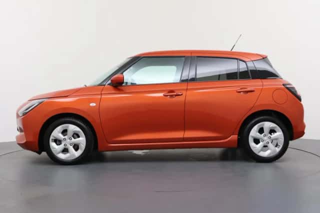 Suzuki Swift (2025) thumbnail 2