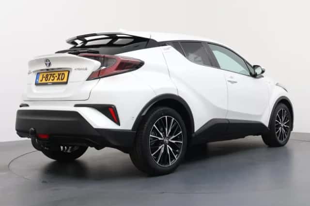 Toyota C-HR (2019) thumbnail 5