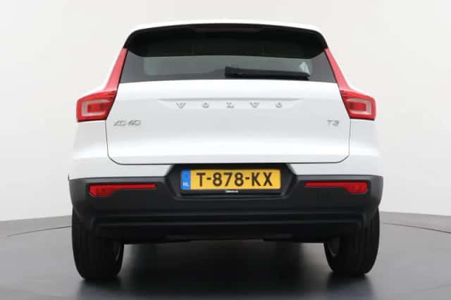 Volvo XC40 (2019) thumbnail 4