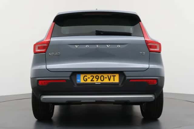 Volvo XC40 (2019) thumbnail 4