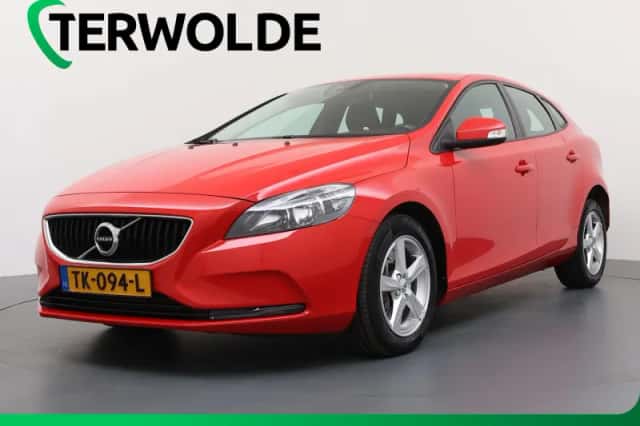 Volvo V40 (2018) thumbnail 1