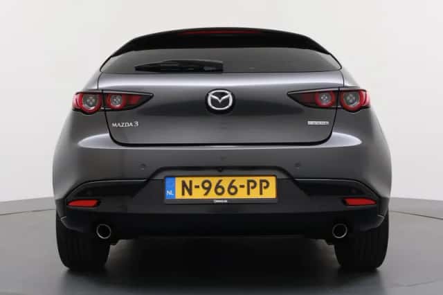 Mazda 3 (2021) thumbnail 4