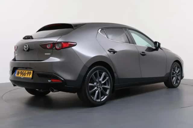 Mazda 3 (2021) thumbnail 5