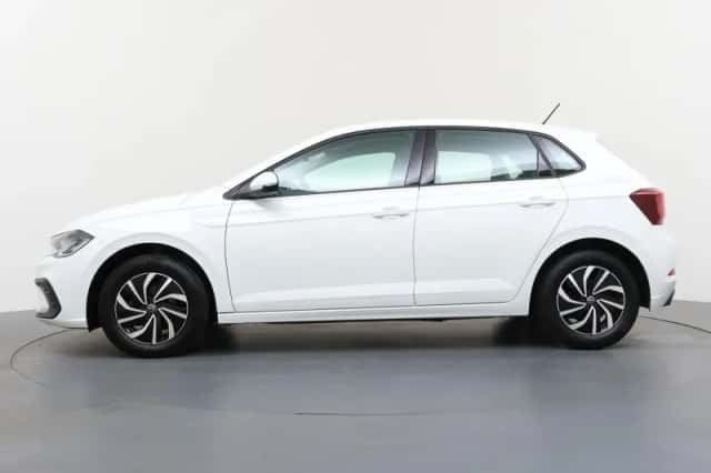 Volkswagen Polo (2023) thumbnail 2
