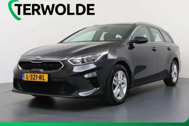 Kia Ceed Sportswagon (2021) thumbnail 1
