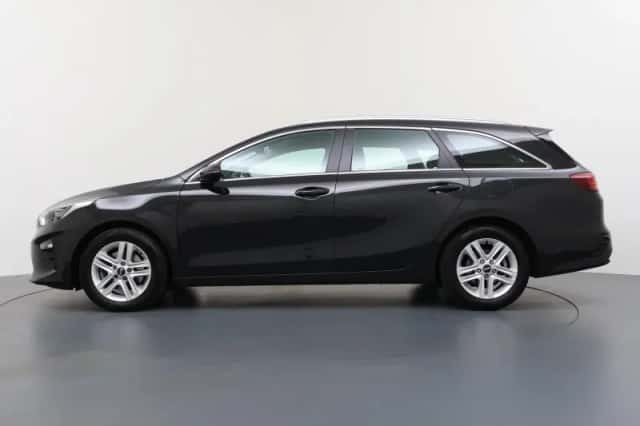Kia Ceed Sportswagon (2021) thumbnail 2