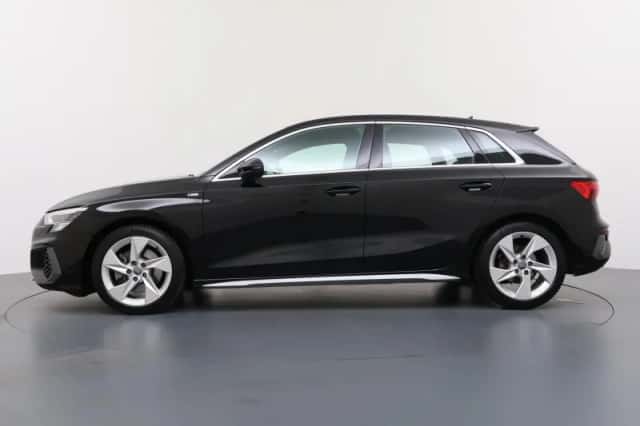 Audi A3 (2021) thumbnail 2