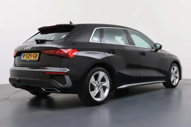 Audi A3 (2021) thumbnail 5