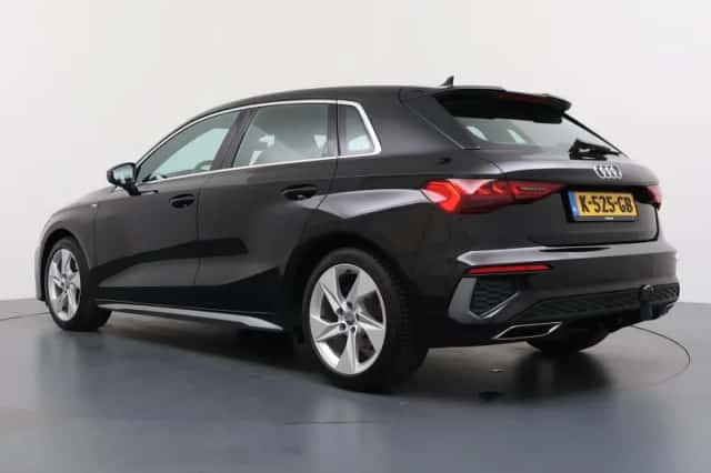 Audi A3 (2021) thumbnail 3