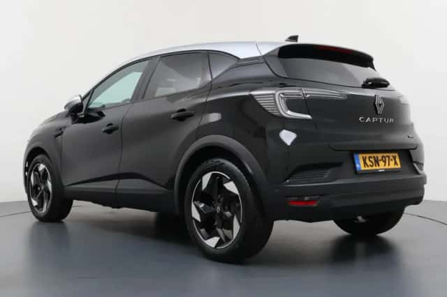Renault Captur (2025) thumbnail 3